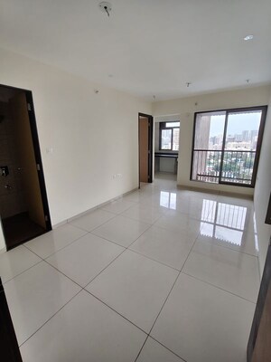 Room in 1 BHK Apartment at Chandak 34 Park Estate, Goregaon West – for Rent