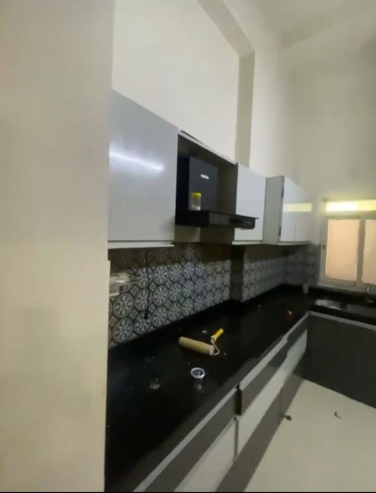 Kitchen, lodha-amara 2.5 Bedroom 972 Sq.Ft. Apartment In Kolshet Road Thane 10680804