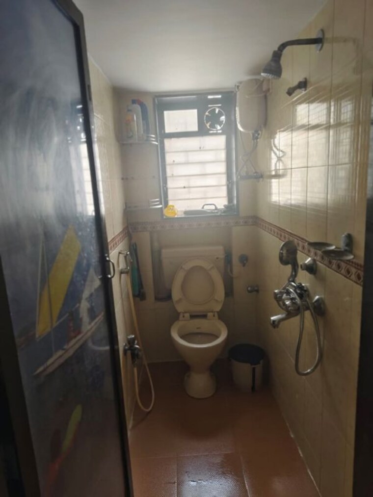 Bathroom, bandra west 2 Bedroom 700 Sq.Ft. Apartment In Bandra West Mumbai 10680802