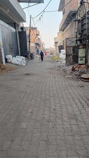 Parking in  Shop at Puneet Nagar – for Sale