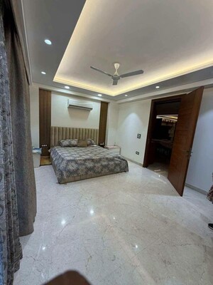 Room in 2 BHK Apartment at Ireo The Grand Arch, Sector 58 – for Rent