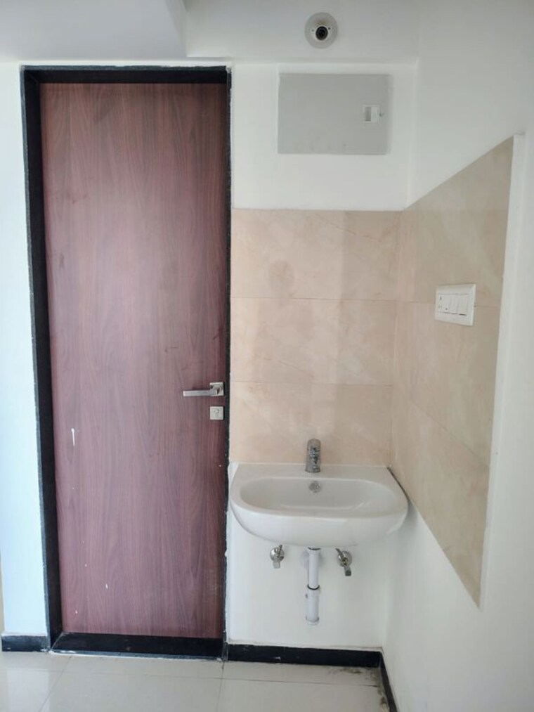 Bathroom, aum-casa-imperia-ews 2 Bedroom 1000 Sq.Ft. Apartment In Wakad Pune 10680839