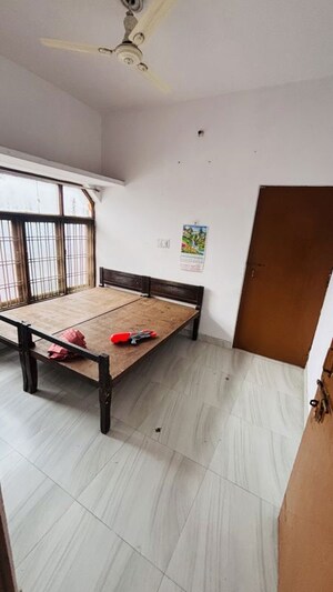 1 BHK Builder Floor For Rent in Defence Colony
