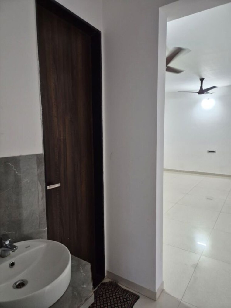 Bathroom, deu-trident 3 Bedroom 930 Sq.Ft. Apartment In Pimple Nilakh Pune 10680853