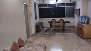 Room in 2 BHK Apartment at Vile Parle West – for Rent