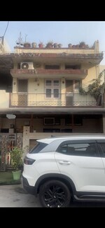 1350 Sq.Ft. Plot in Naraina