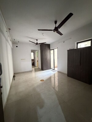 1 BHK Apartment For Rent in Lodha Lakeshore Greens, Dombivli East