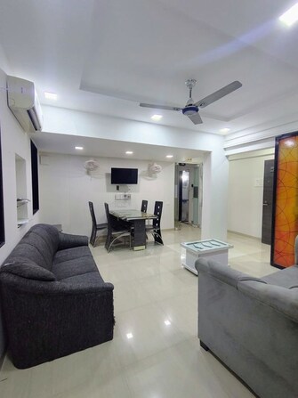 2 BHK Apartment For Rent in HFI Aksa Tower in Jogeshwari West, Mumbai
