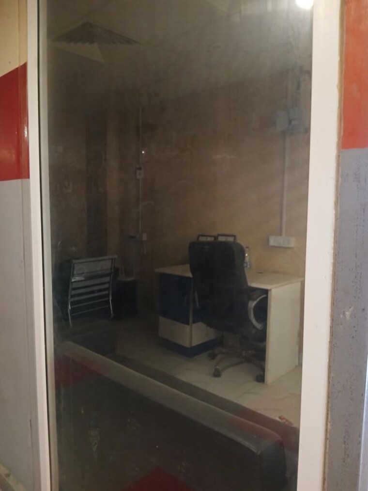 undefined, gaur-city-mall Commercial Office Space 202 Sq.Ft. In Sector 4 Greater Noida Greater Noida 10680893