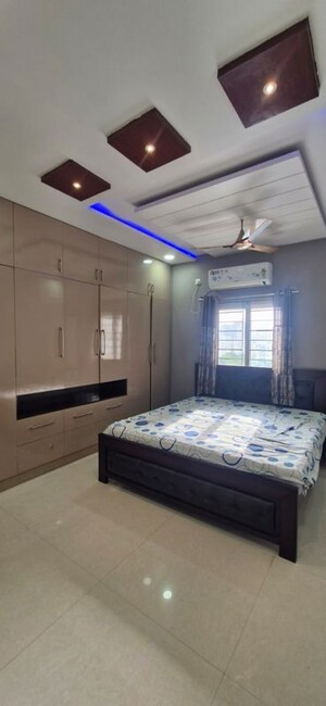 Bedroom in 3 BHK Builder Floor at Kondapur – for Rent