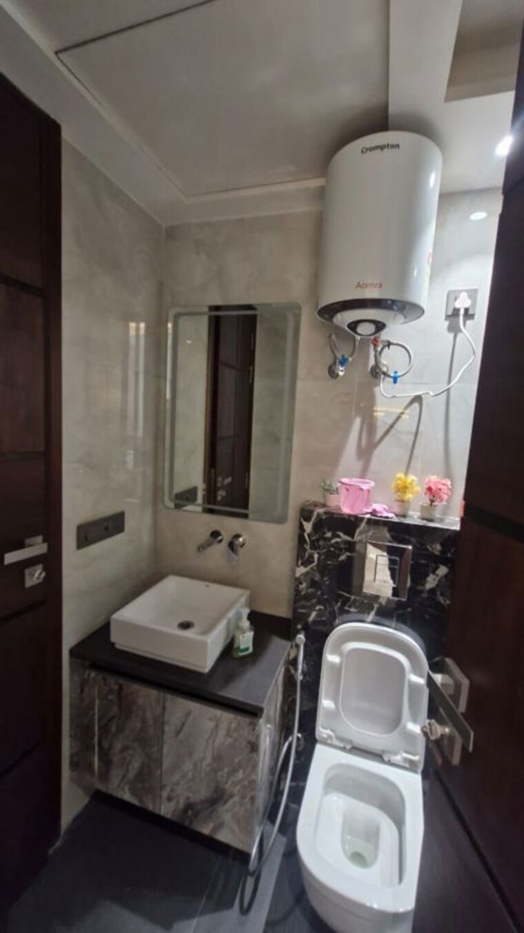 Bathroom, m3m-golf-estate 3.5 Bedroom 2995 Sq.Ft. Apartment In Sector 65 Gurgaon 10680913