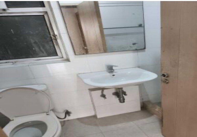 Bathroom, dlf-new-town-heights-i 3 Bedroom 2384 Sq.Ft. Apartment In Sector 90 Gurgaon 10680943