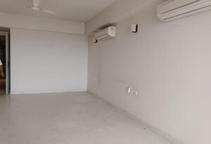 Room in 3 BHK Apartment at DLF The Ultima, Sector 81 – for Rent
