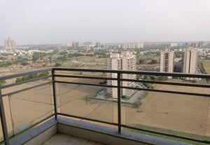 Swimming Pool in 3 BHK Apartment at DLF The Ultima, Sector 81 – for Rent