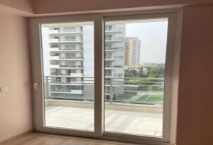 Room in 3 BHK Apartment at DLF The Ultima, Sector 81 – for Rent
