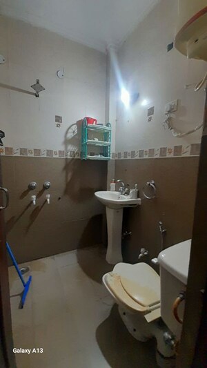 Team Area in 3 BHK Builder Floor at Sector 23a – for Rent