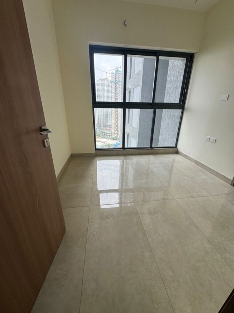 Room, raunak-heights 1 Bedroom 410 Sq.Ft. Apartment In Ghodbunder Road Thane 10681039