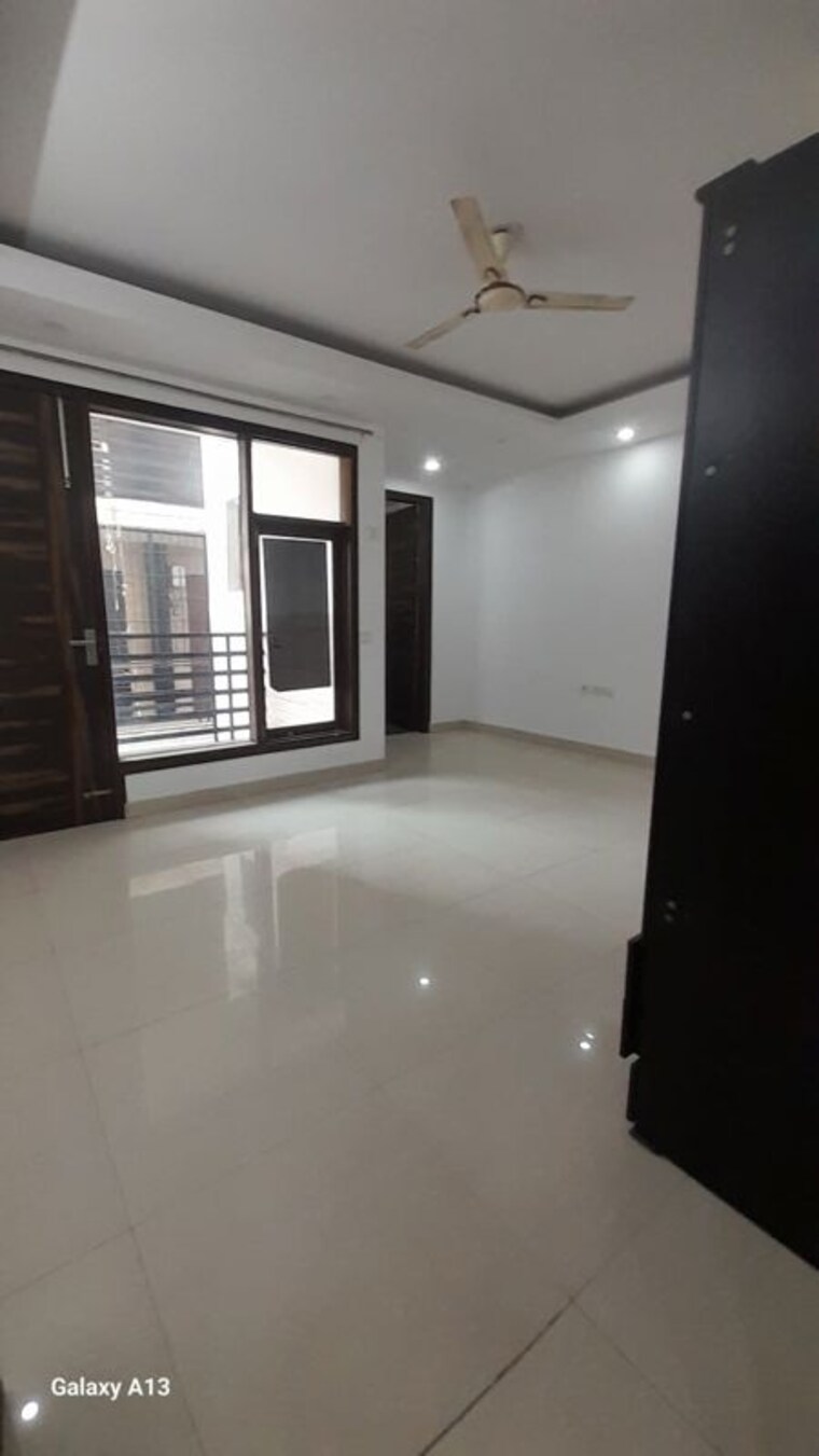 Room, palam vihar 3 Bedroom 2400 Sq.Ft. Builder Floor In Palam Vihar Gurgaon 10681044