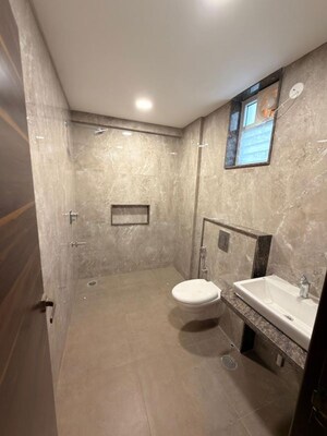 Bathroom in 3 BHK Apartment at Donata Milton, Cooke Town – for Rent