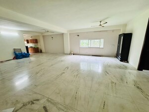 Bedroom in 4 BHK Builder Floor at Palam Vihar – for Rent