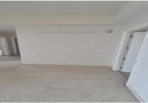 Room in 4 BHK Apartment at DLF The Ultima, Sector 81 – for Rent