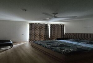 Room in 4 BHK Apartment at DLF The Ultima, Sector 81 – for Rent