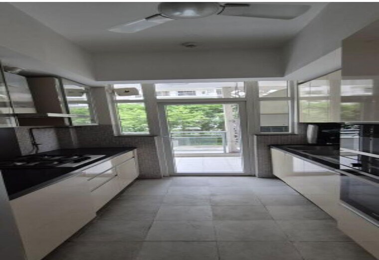  Parking, dlf-the-ultima 4 Bedroom 2700 Sq.Ft. Apartment In Sector 81 Gurgaon 10681065