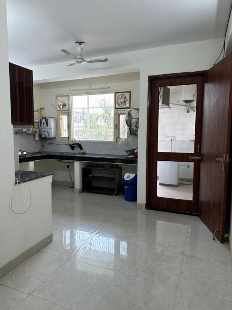 Kitchen, assotech-springfields 5 Bedroom 3600 Sq.Ft. Apartment In Zeta I Greater Noida Greater Noida 10681081