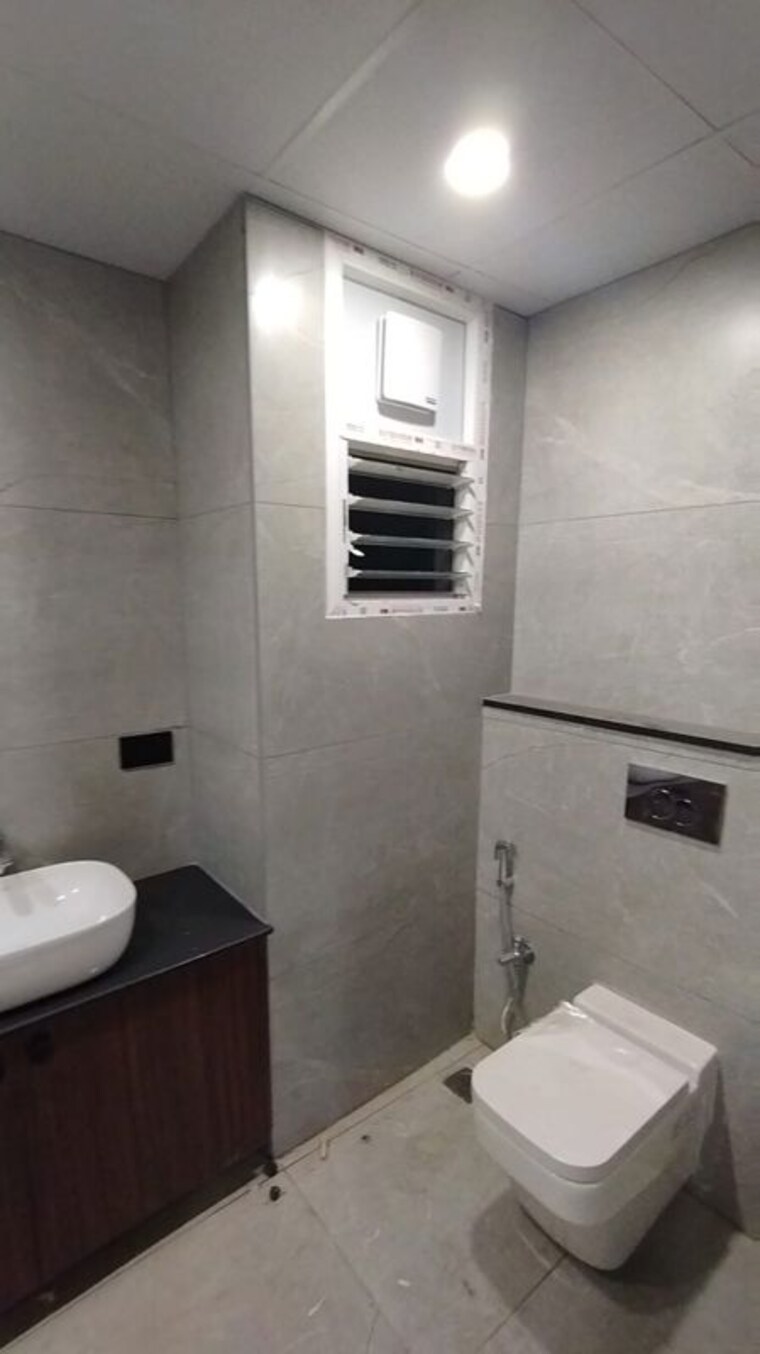 Bathroom, riz-enclave 3 Bedroom 2000 Sq.Ft. Apartment In Benson Town Bangalore 10681098