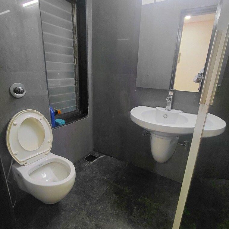Attached Bathroom, satellite-tower 3 Bedroom 1750 Sq.Ft. Apartment In Goregaon East Mumbai 10681084