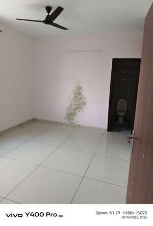Room in 5 BHK Apartment at RPS Auria, Sector 88 – for Rent