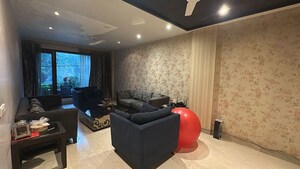 Team Area in 5 BHK Builder Floor at Panchsheel Enclave – for Sale