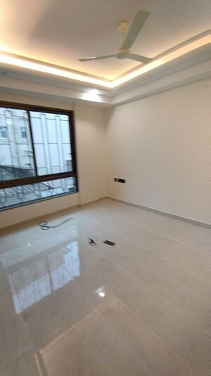 Room in 3 BHK Apartment at Riz Enclave, Benson Town – for Rent