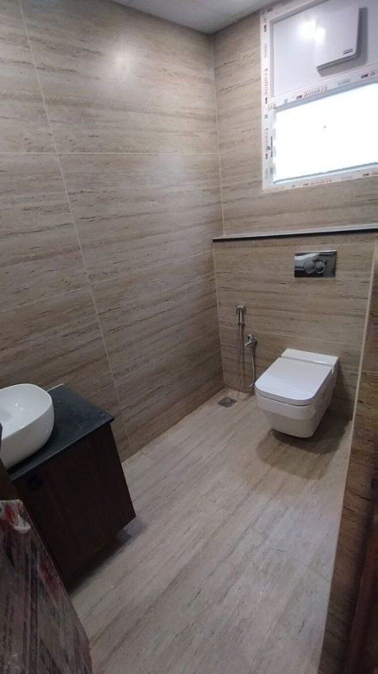 Bathroom, riz-enclave 3 Bedroom 1500 Sq.Ft. Apartment In Benson Town Bangalore 10681104