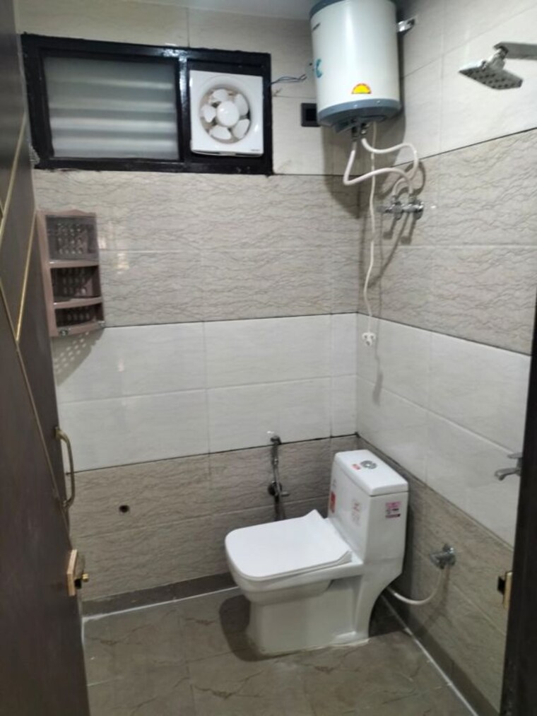 Bathroom, sector 23 2 Bedroom 750 Sq.Ft. Builder Floor In Sector 23 Gurgaon 10681113