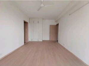 Room in 4 BHK Apartment at DLF New Town Heights I, Sector 90 – for Rent