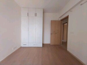 Room in 4 BHK Apartment at DLF New Town Heights I, Sector 90 – for Rent