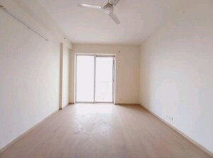 Room in 4 BHK Apartment at DLF New Town Heights I, Sector 90 – for Rent