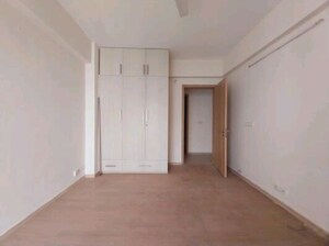 Room in 4 BHK Apartment at DLF New Town Heights I, Sector 90 – for Rent