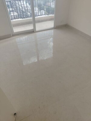 Room in 2 BHK Apartment at Signature Global Prime, Sector 63a – for Rent