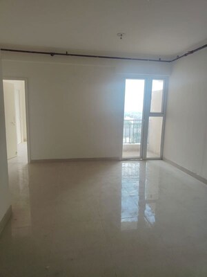 Room in 2 BHK Apartment at Signature Global Prime, Sector 63a – for Rent