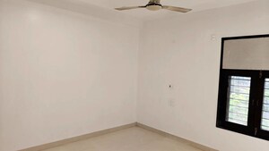 Room in 5 BHK Builder Floor at Model Town – for Rent