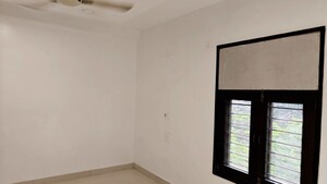 Room in 5 BHK Builder Floor at Model Town – for Rent