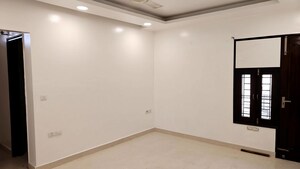 Room in 5 BHK Builder Floor at Model Town – for Rent
