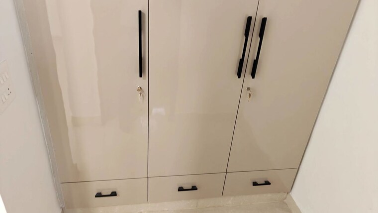 undefined, model town 5 Bedroom 4050 Sq.Ft. Builder Floor In Model Town Delhi 10680381