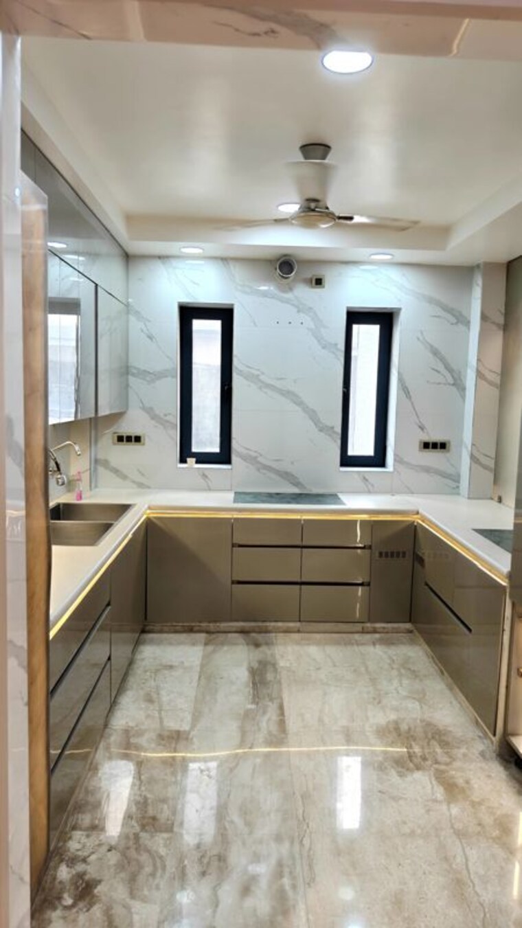 Kitchen, model town 5 Bedroom 4050 Sq.Ft. Builder Floor In Model Town Delhi 10680340