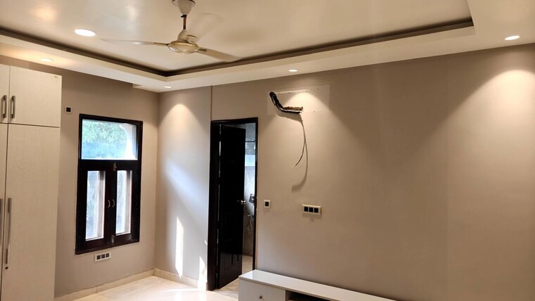 Master Bedroom, model town 5 Bedroom 4050 Sq.Ft. Builder Floor In Model Town Delhi 10680340