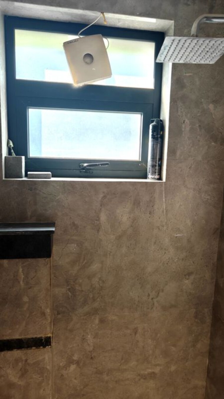 Attached Bathroom, model town 5 Bedroom 4050 Sq.Ft. Builder Floor In Model Town Delhi 10680340