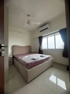 2 BHK Apartment For Rent in Omkar Signet, Malad East