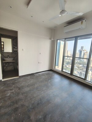 2 BHK Apartment For Rent in Chandak Cornerstone, Worli